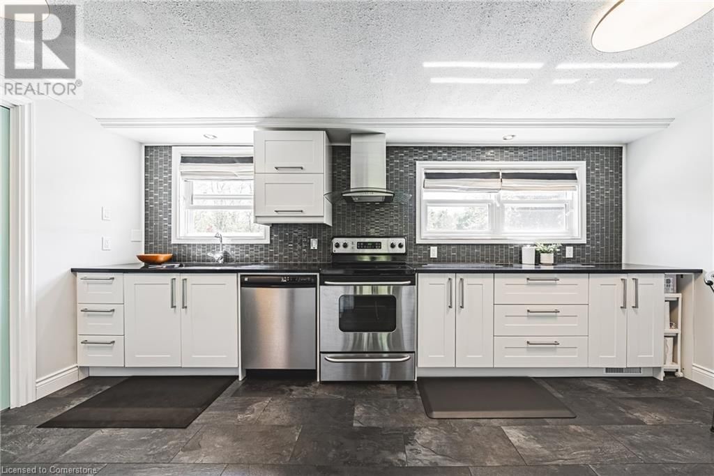898 HERBERTON PLACE Image 18