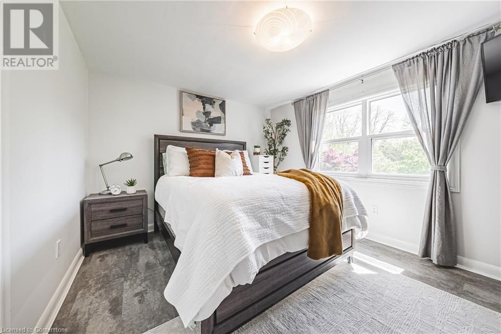 898 HERBERTON PLACE Image 23