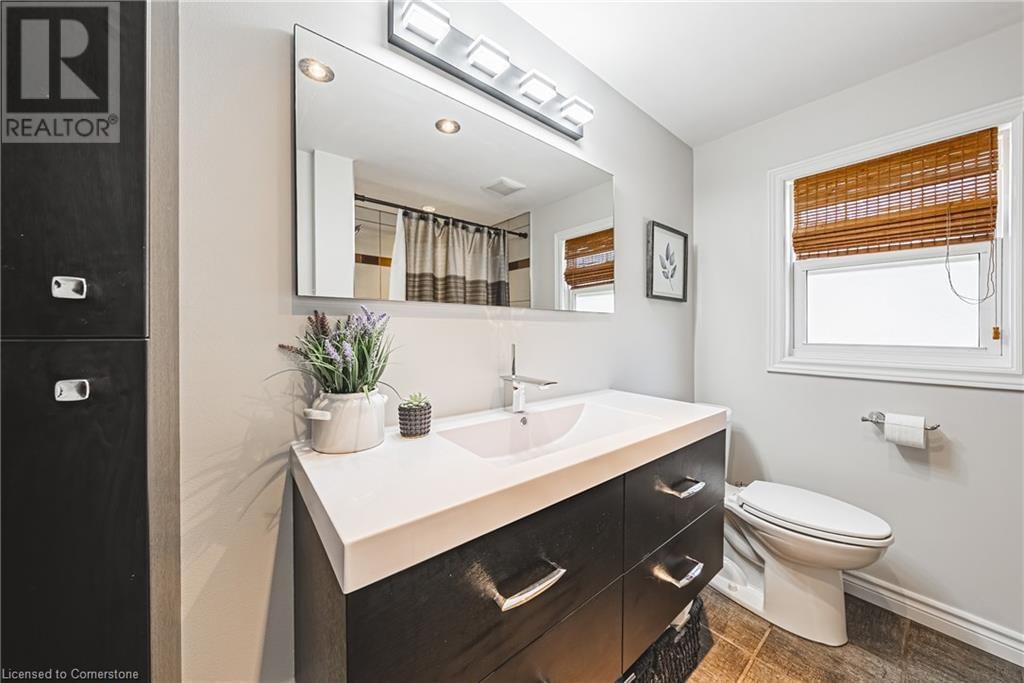 898 HERBERTON PLACE Image 24