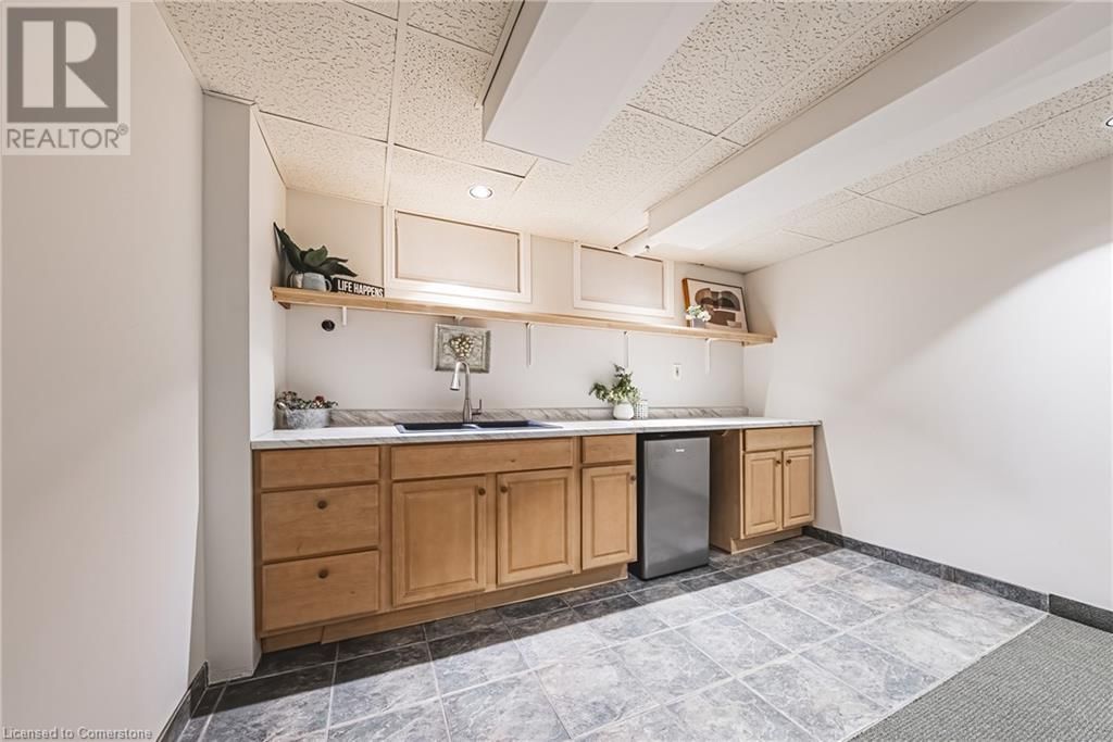 898 HERBERTON PLACE Image 29