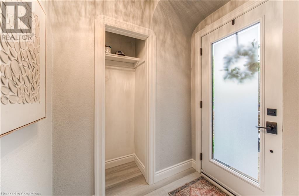 19 ELLIS AVENUE Image 10