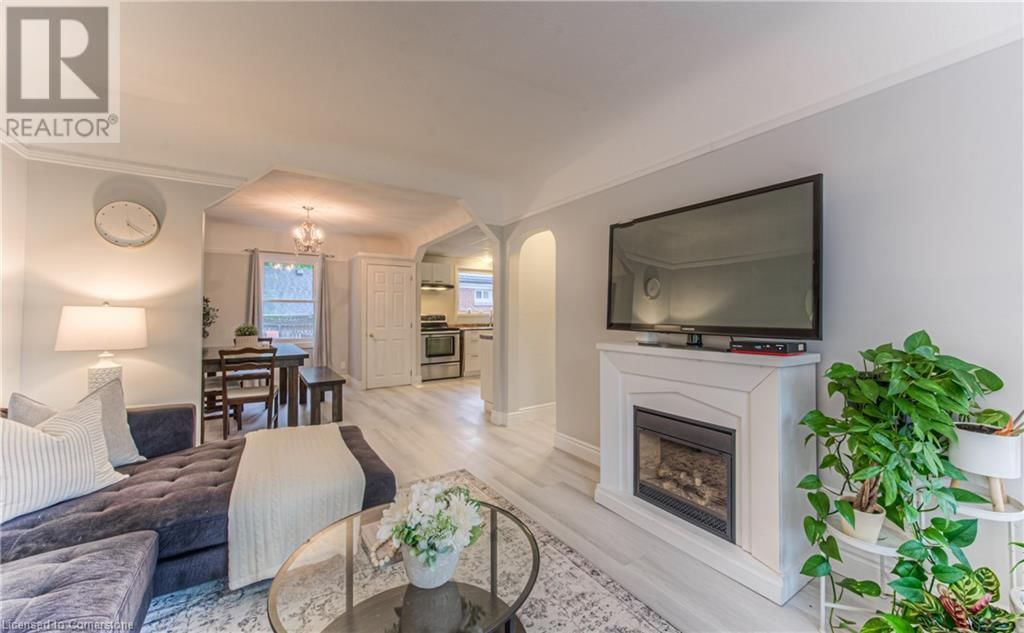19 ELLIS AVENUE Image 12