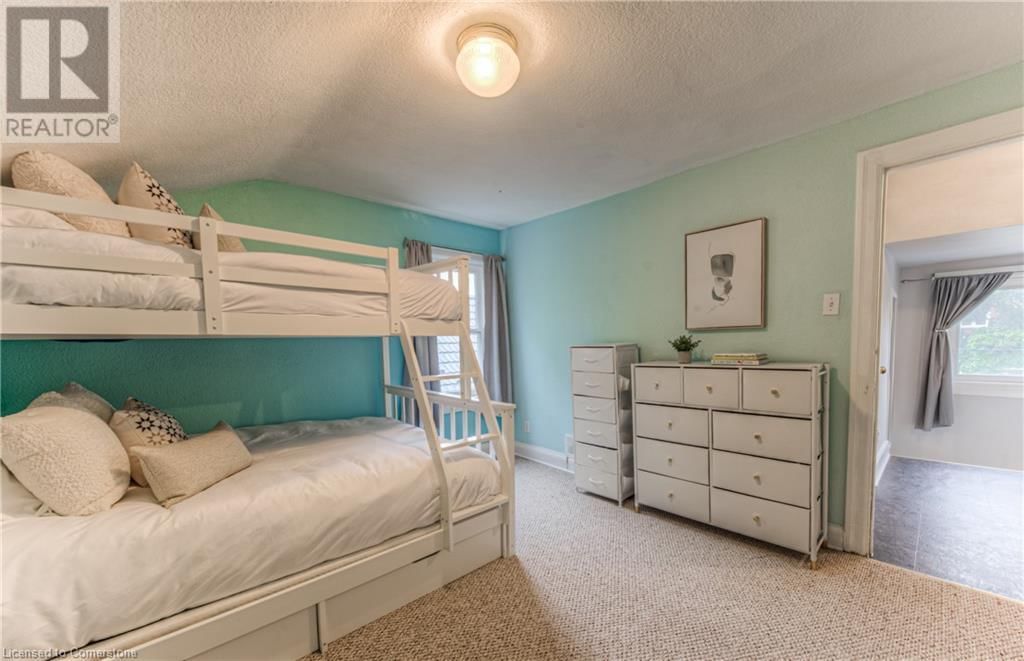 19 ELLIS AVENUE Image 32