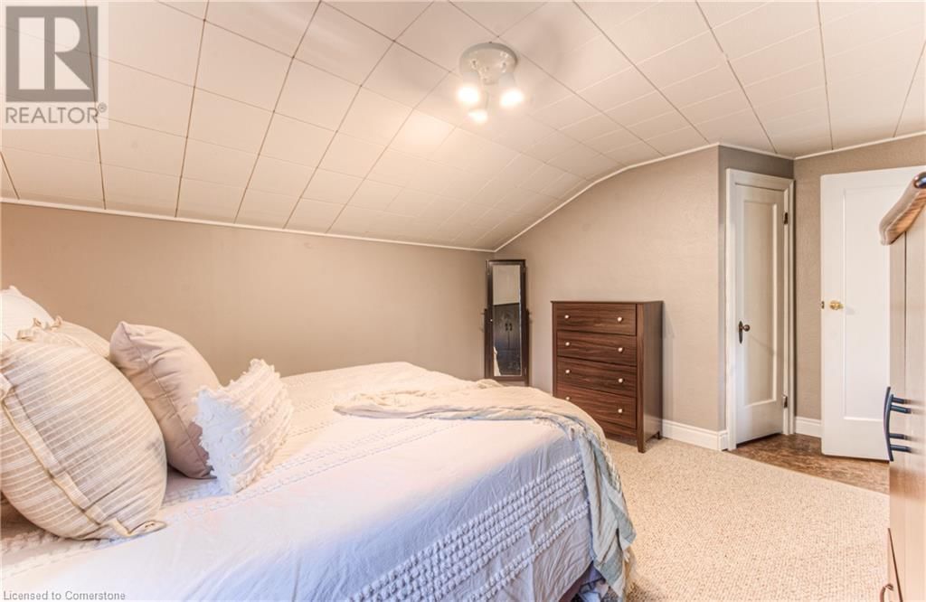 19 ELLIS AVENUE Image 35