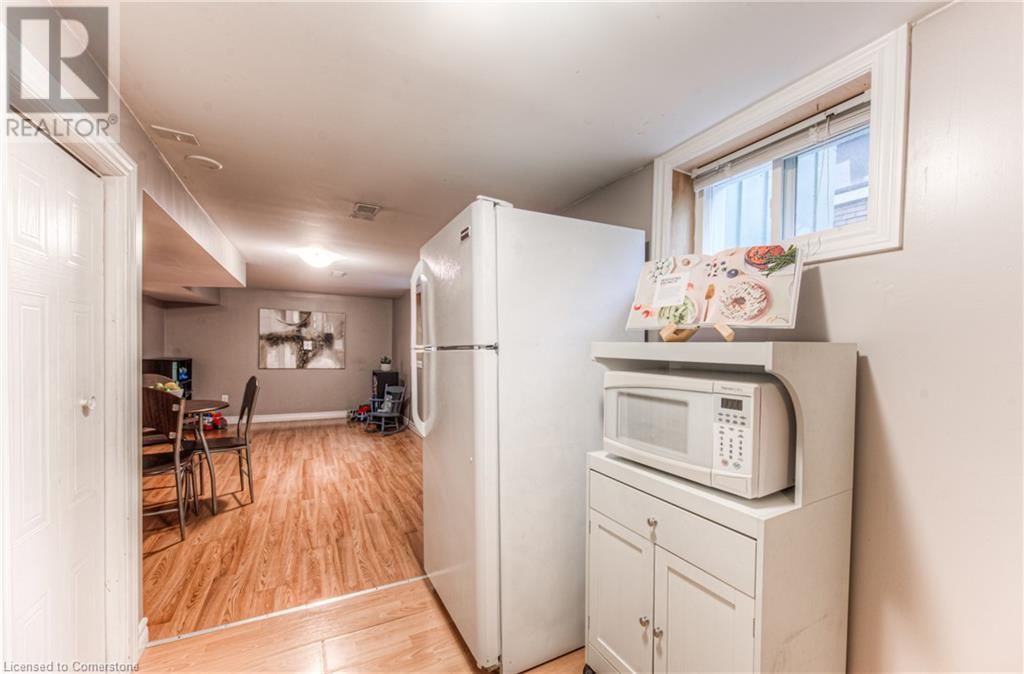 19 ELLIS AVENUE Image 38