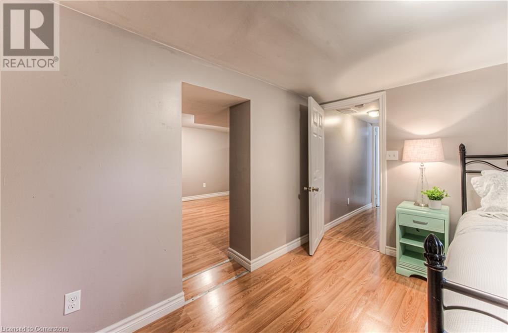 19 ELLIS AVENUE Image 44