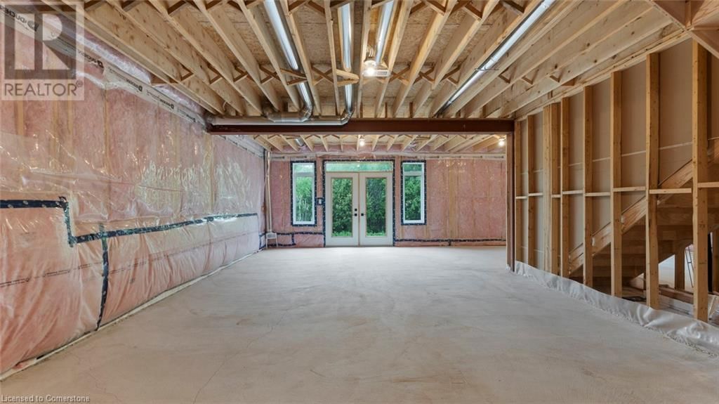 255 LADYSLIPPER DRIVE Image 18