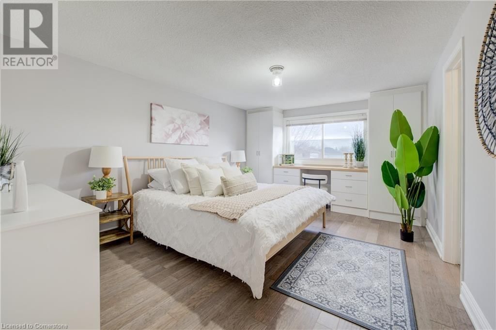 3210 ANDERSON CRESCENT Image 18
