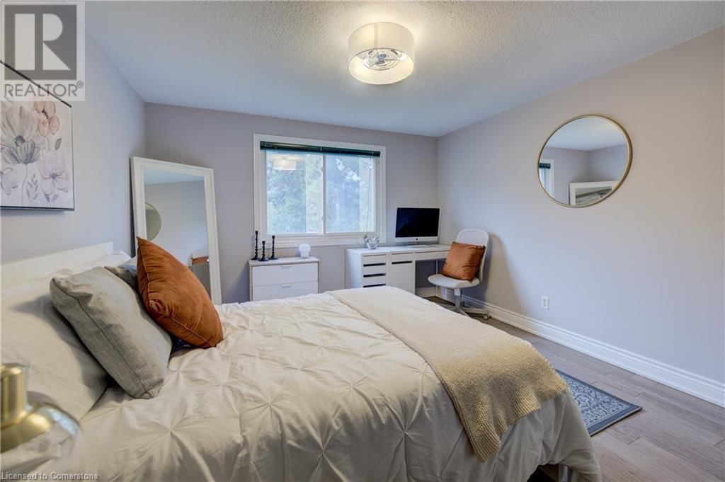 3210 ANDERSON CRESCENT Image 25