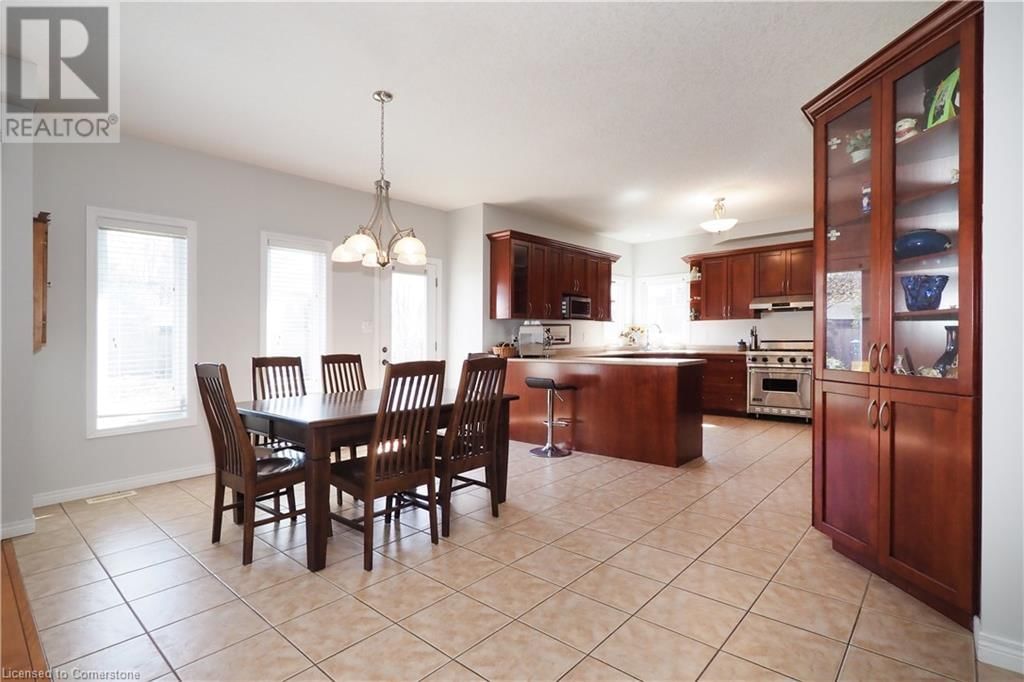 15 TREEVIEW DRIVE Image 13