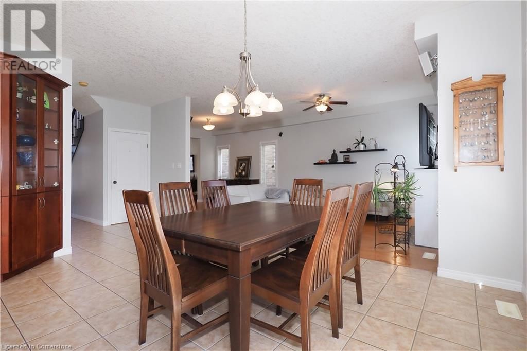 15 TREEVIEW DRIVE Image 15
