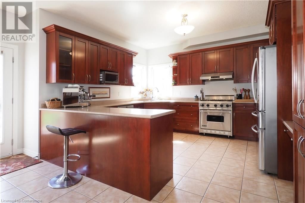 15 TREEVIEW DRIVE Image 16