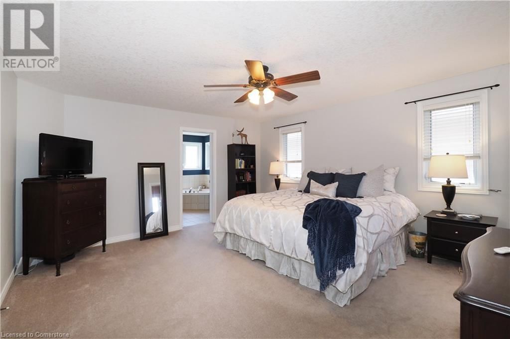 15 TREEVIEW DRIVE Image 24
