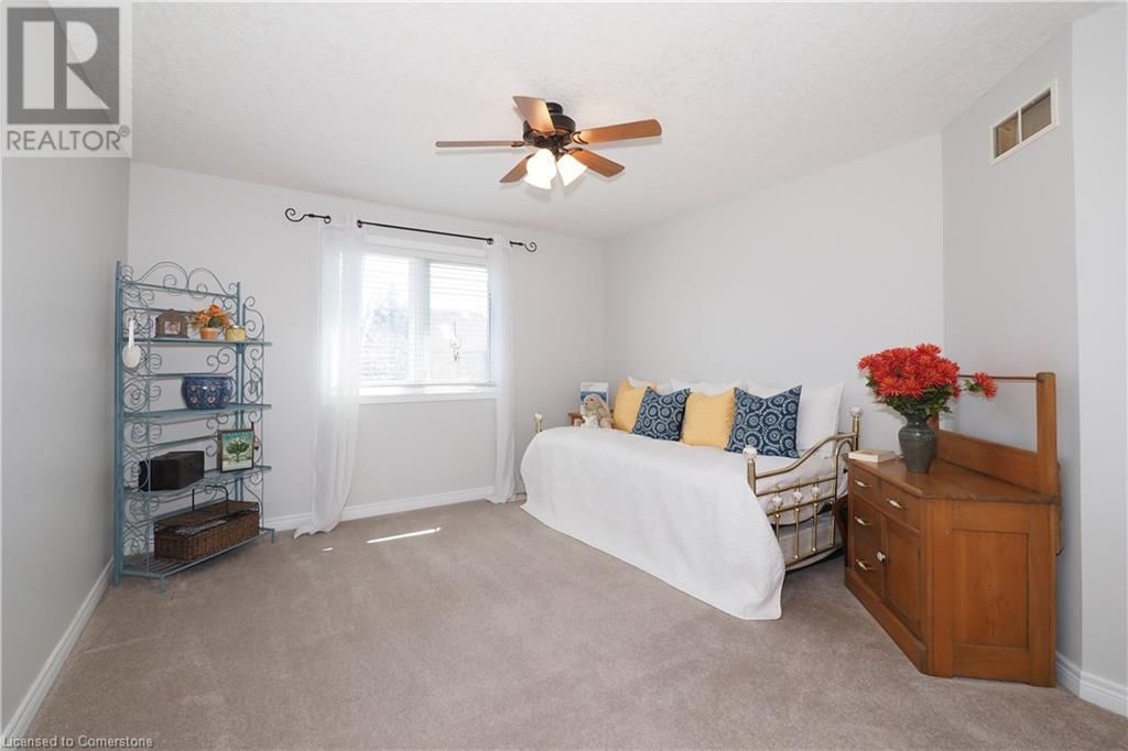 15 TREEVIEW DRIVE Image 33