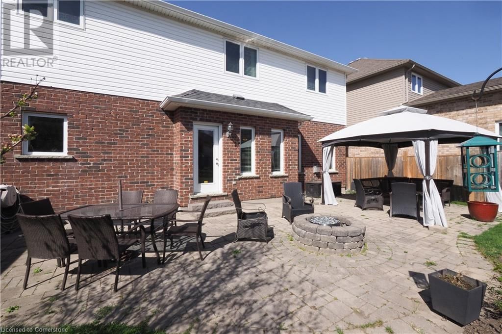 15 TREEVIEW DRIVE Image 44