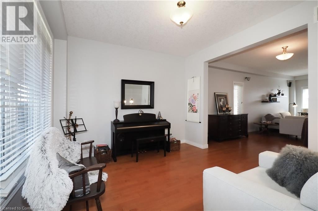 15 TREEVIEW DRIVE Image 5