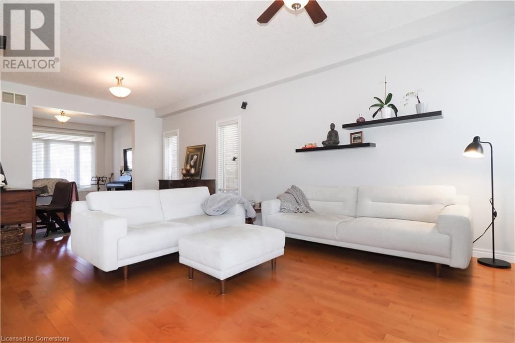 15 TREEVIEW DRIVE Image 9