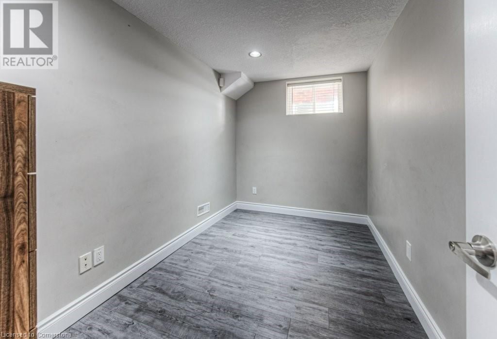 950 PEBBLECREEK COURT Image 35