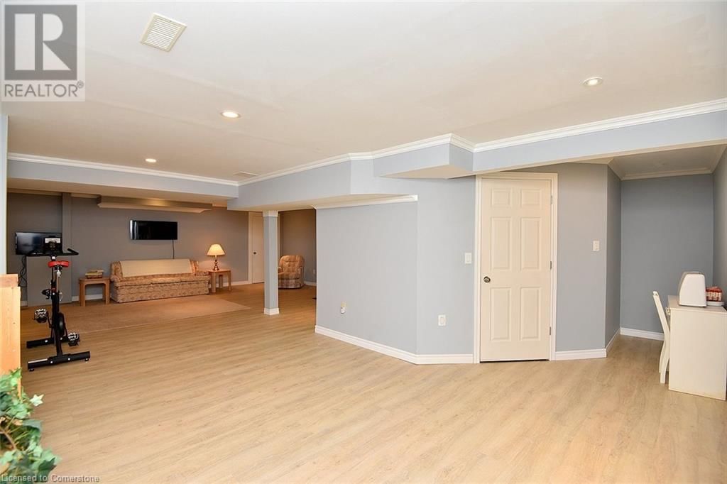 182 VALRIDGE DRIVE Image 39