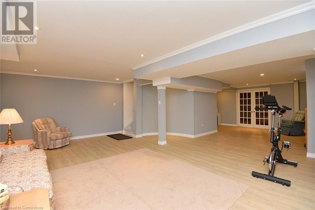 182 VALRIDGE DRIVE Image 40