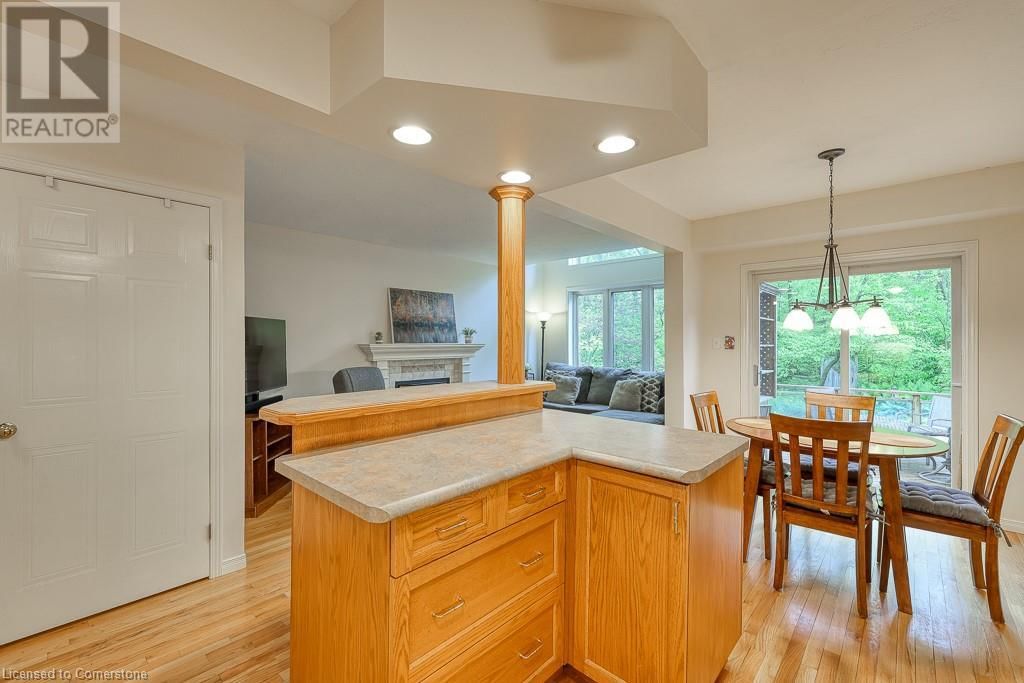7 - 20 FORREST AVENUE WEST Image 13