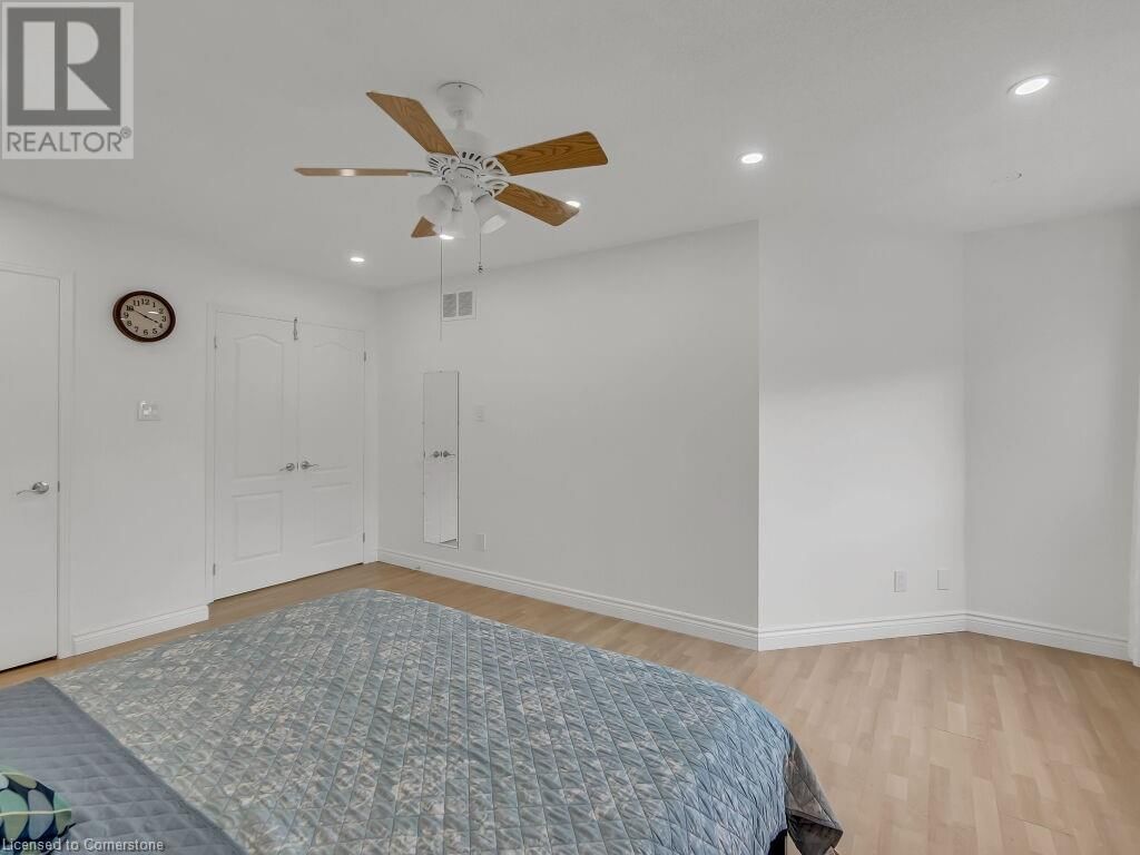 16 FAIRGREEN CLOSE Image 19