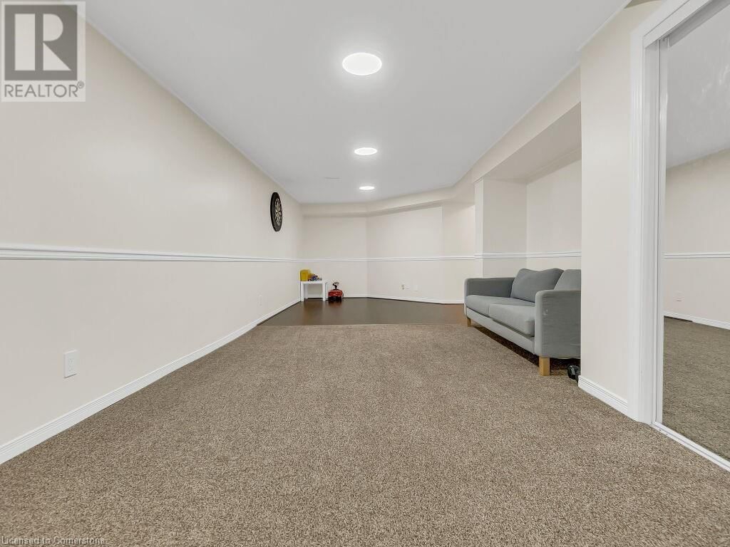 16 FAIRGREEN CLOSE Image 28