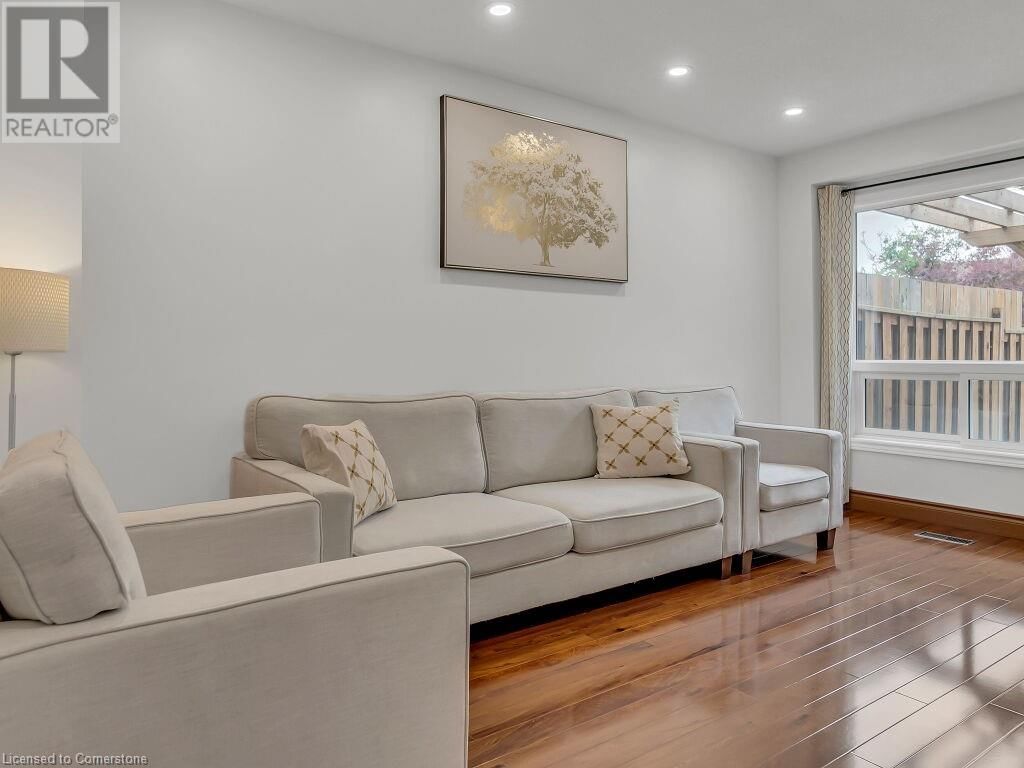 16 FAIRGREEN CLOSE Image 7