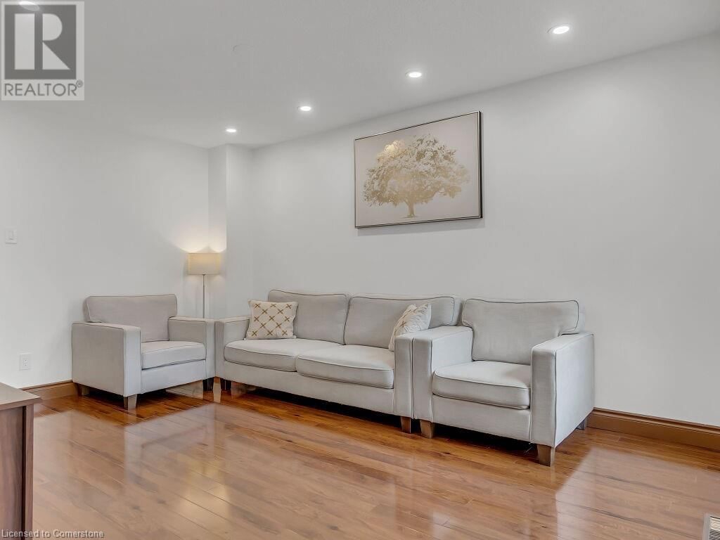 16 FAIRGREEN CLOSE Image 8