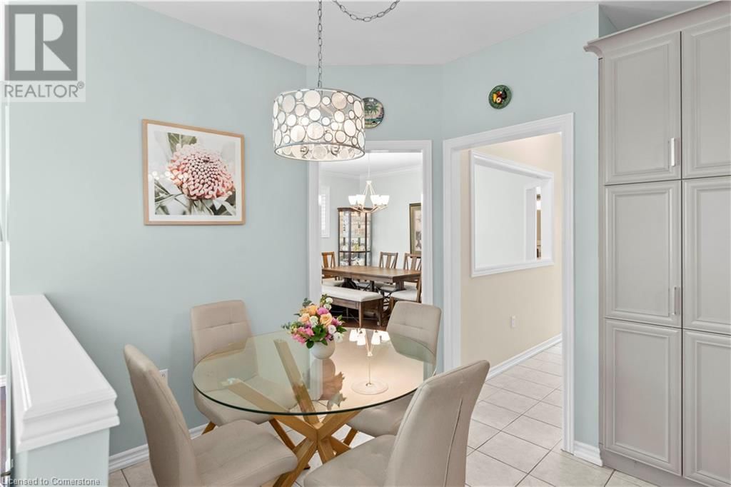 66 SILVERBIRCH BOULEVARD Image 23