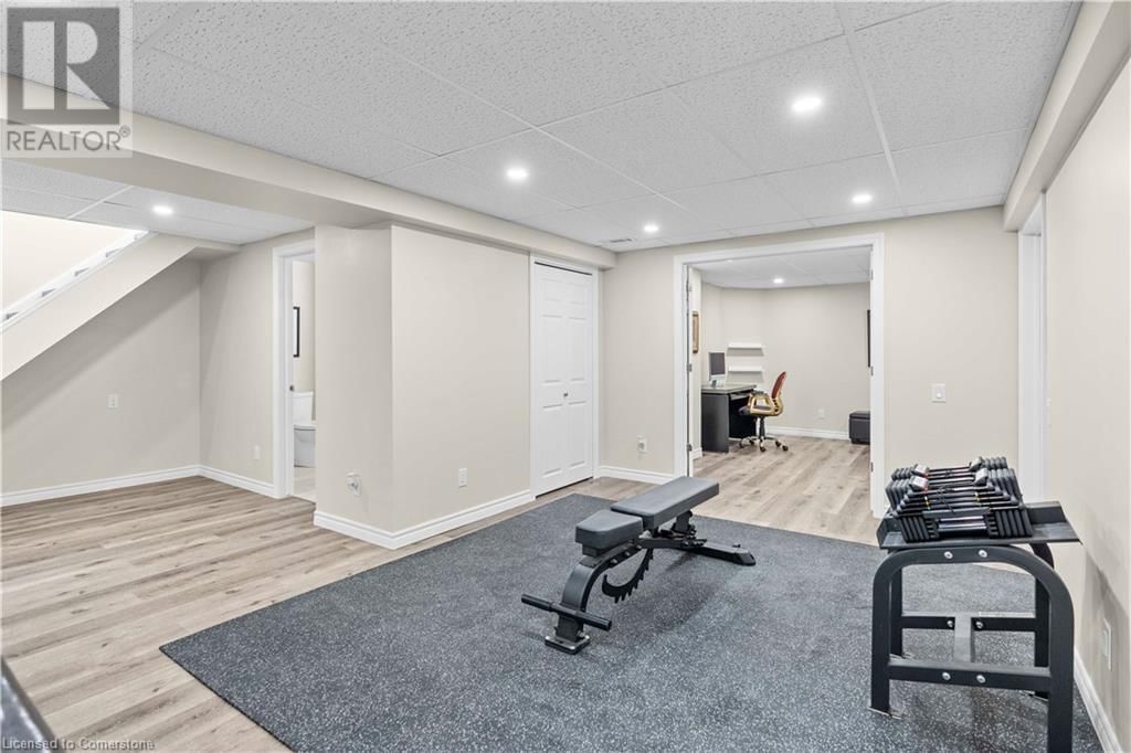 66 SILVERBIRCH BOULEVARD Image 33