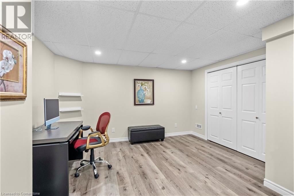 66 SILVERBIRCH BOULEVARD Image 35