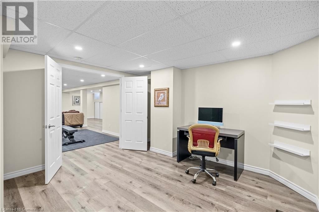 66 SILVERBIRCH BOULEVARD Image 36