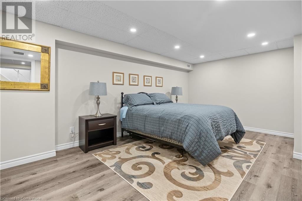 66 SILVERBIRCH BOULEVARD Image 37