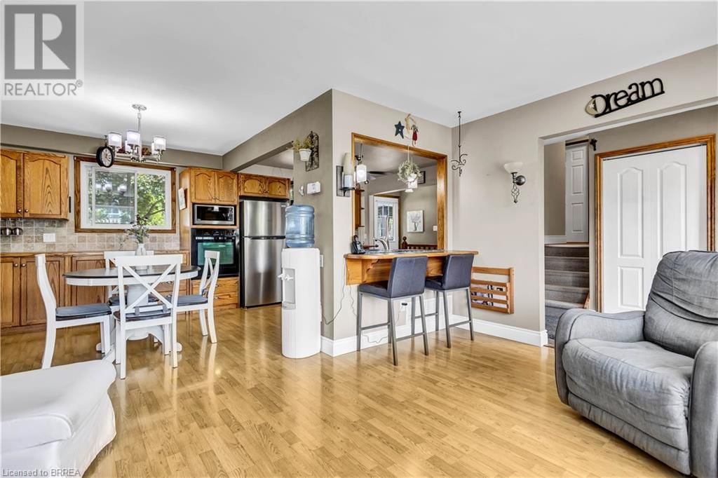 18 CLOVER COURT Image 10