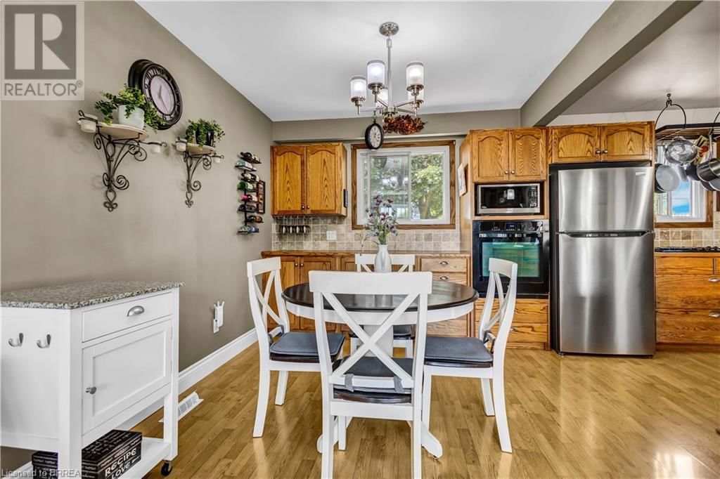 18 CLOVER COURT Image 12