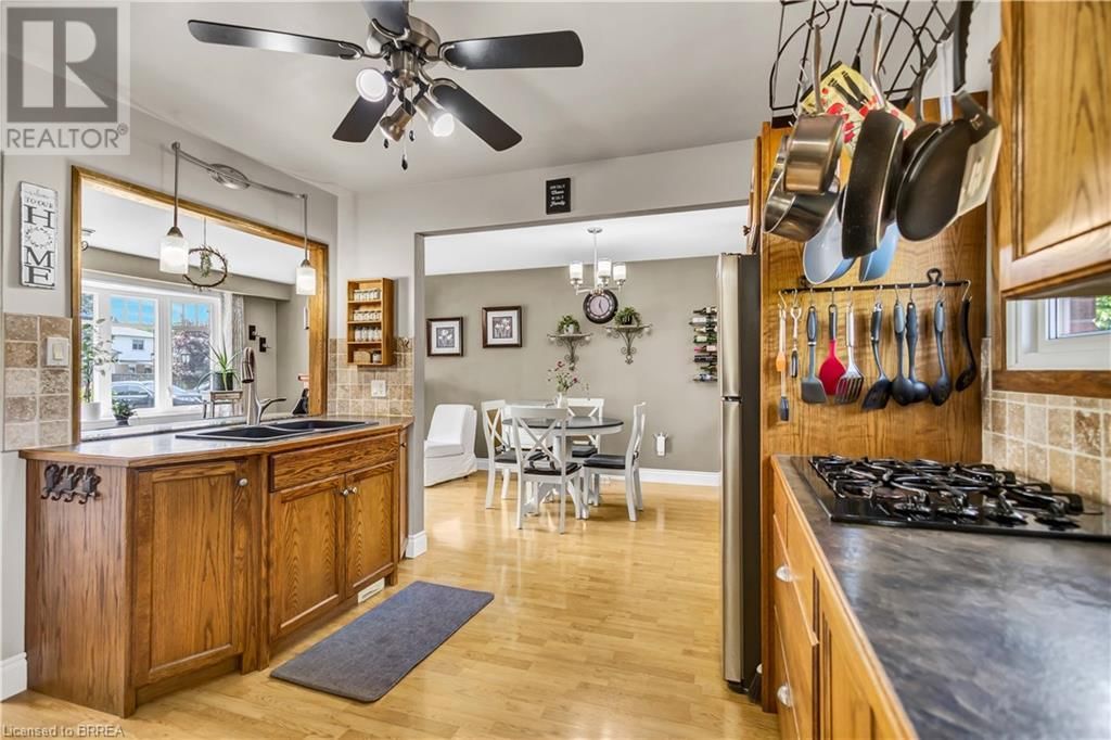 18 CLOVER COURT Image 13