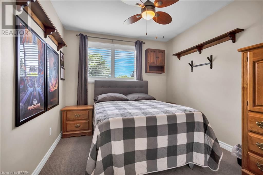 18 CLOVER COURT Image 22