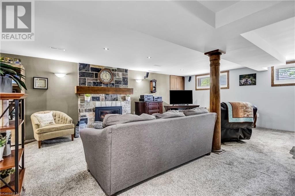 18 CLOVER COURT Image 25