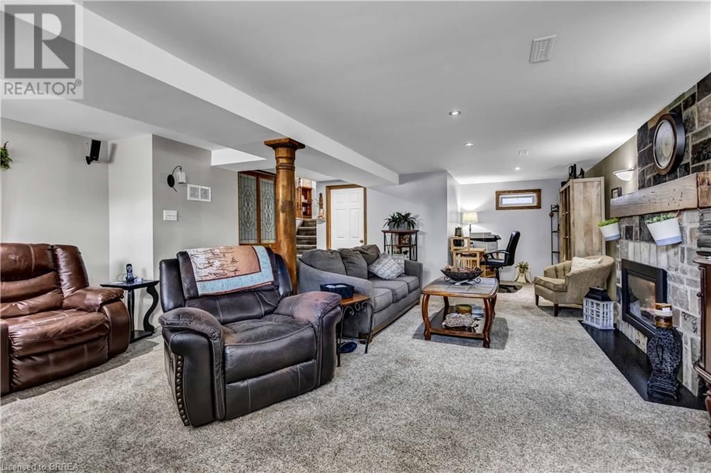 18 CLOVER COURT Image 27