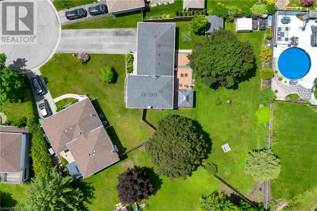 18 CLOVER COURT Image 47