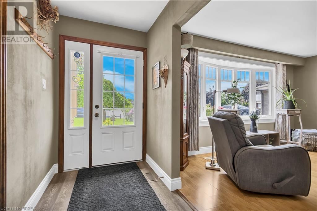 18 CLOVER COURT Image 6