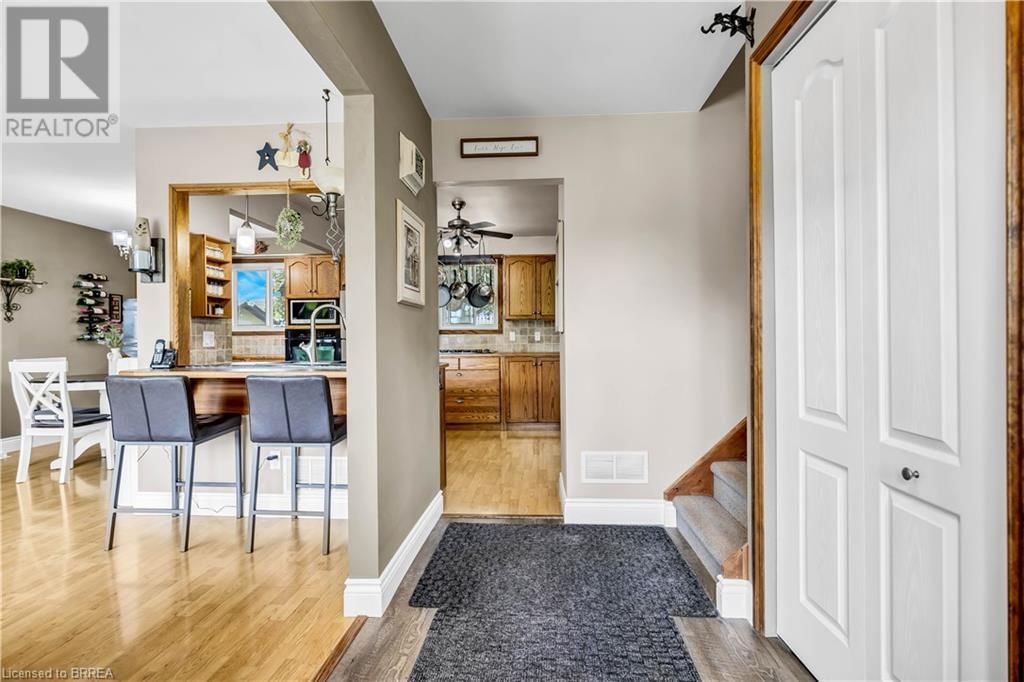 18 CLOVER COURT Image 7