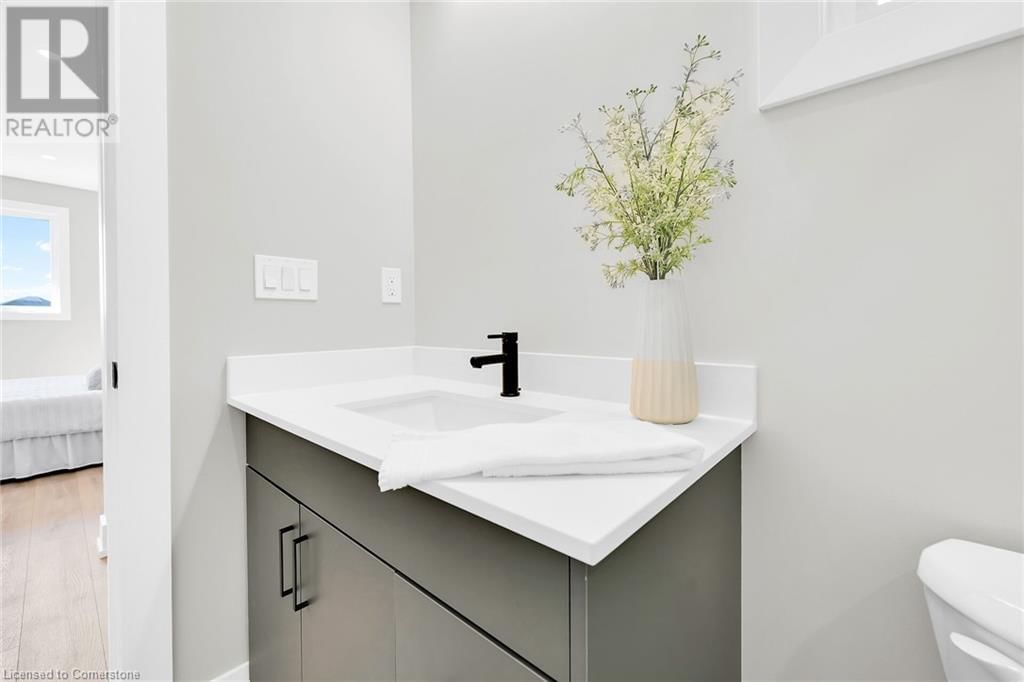 14 ROGERS STREET Image 29