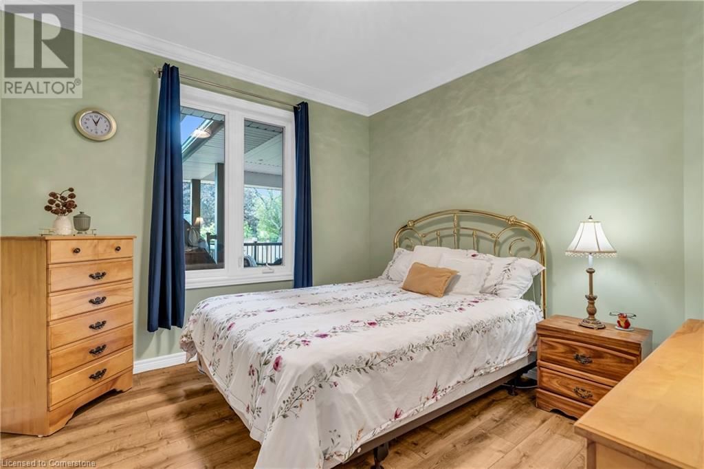 33 LONG LANE Image 15