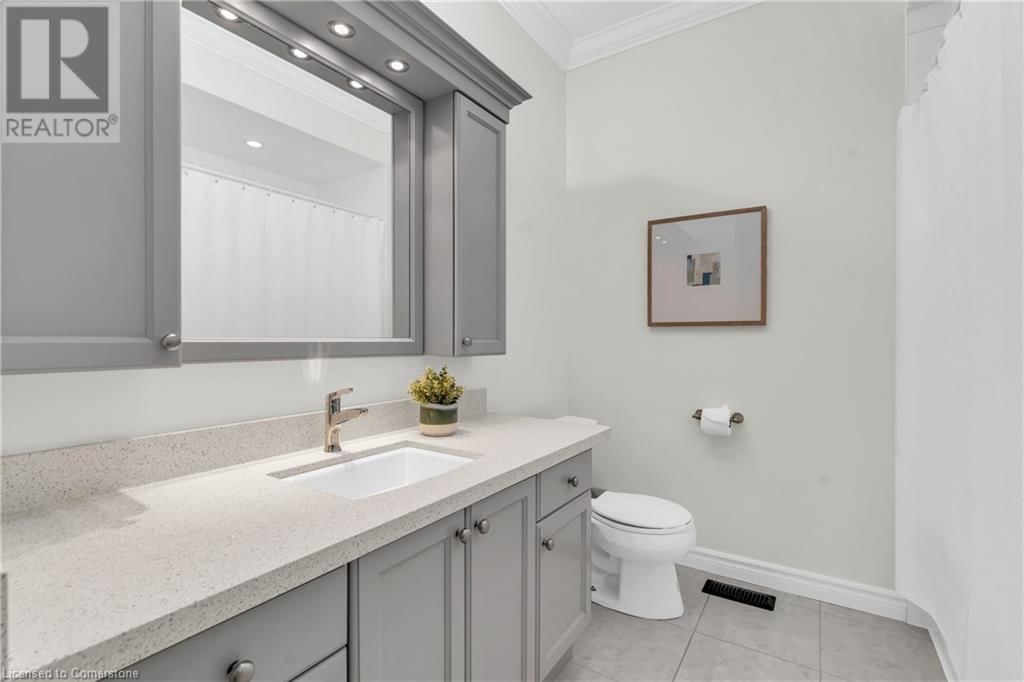 33 LONG LANE Image 16