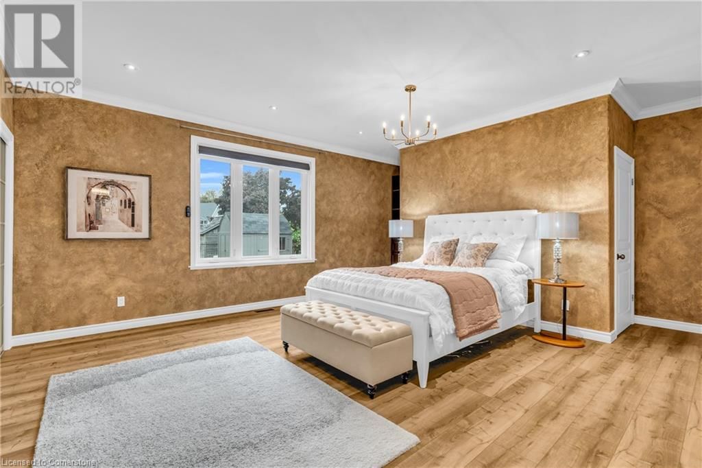 33 LONG LANE Image 18