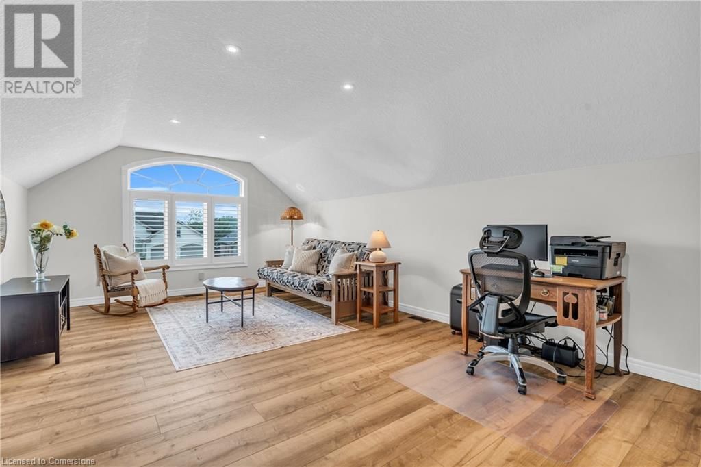 33 LONG LANE Image 25