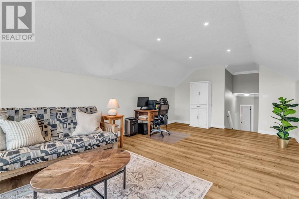 33 LONG LANE Image 26