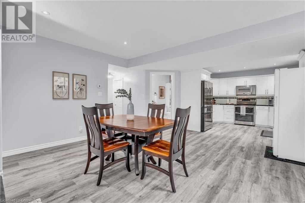 33 LONG LANE Image 29